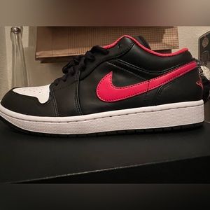 Jordan 1  Low white toe